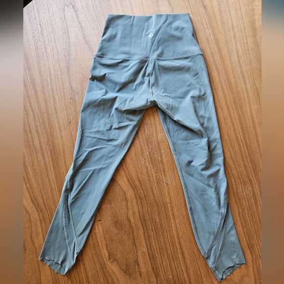 Lululemon Wunder Under Scalloped Hem High-Rise Crop 23", size: 4: Grey sage - Picture 4 of 4
